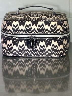 MISSONI for Target Black & White Chevron Makeup Bag Travel Train Case